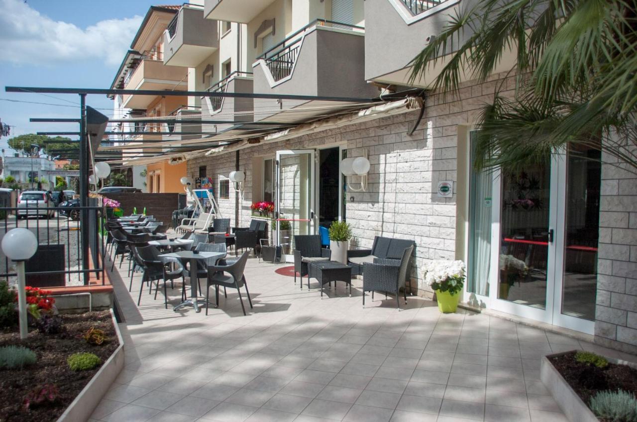 Albergo Villa Miraggio Rimini Exteriör bild