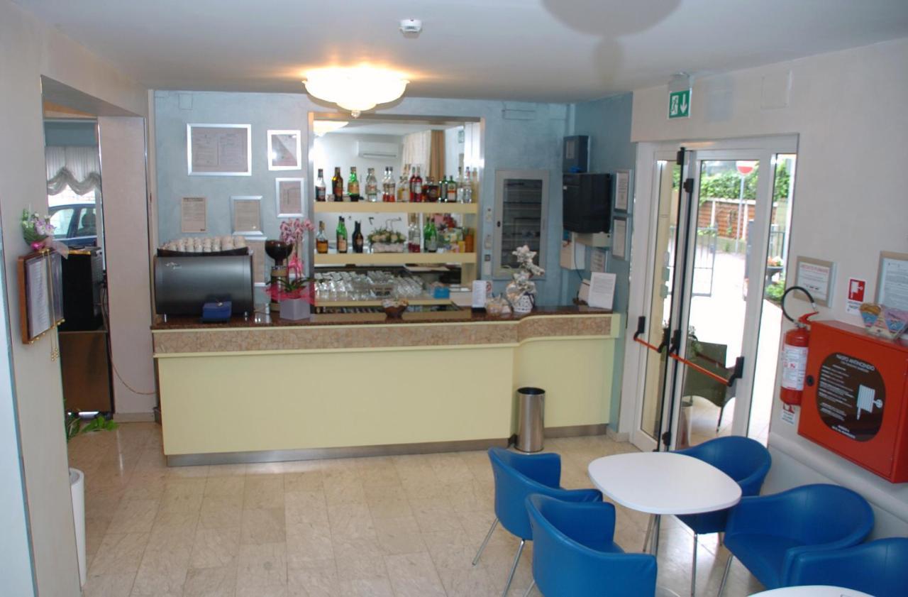 Albergo Villa Miraggio Rimini Exteriör bild
